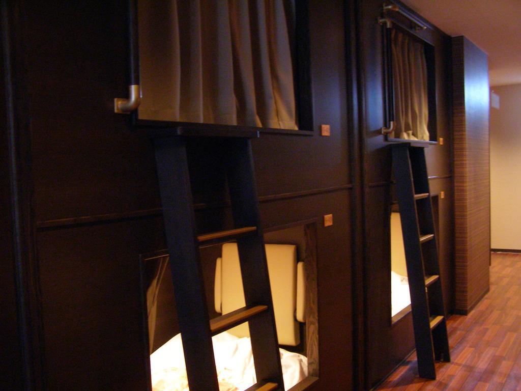 Resort Capsule Sakuragicho Yokohama  Buitenkant foto