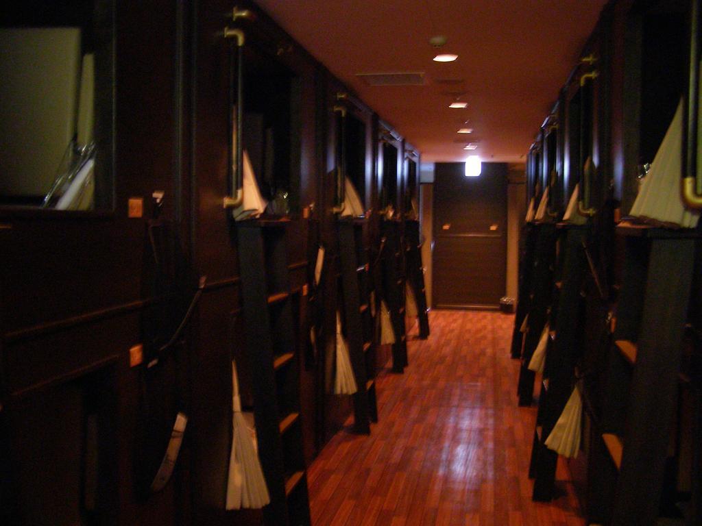 Resort Capsule Sakuragicho Yokohama  Buitenkant foto