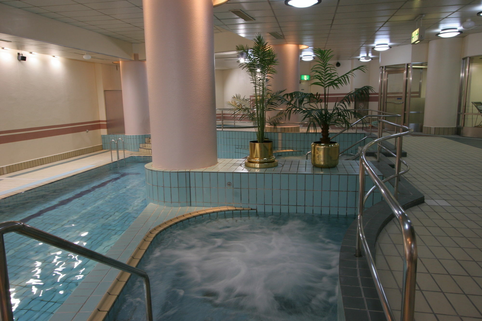 Resort Capsule Sakuragicho Yokohama  Buitenkant foto